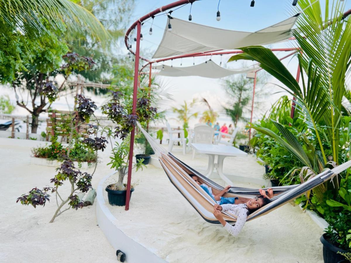 Pelican Beach Maafushi Eksteriør billede