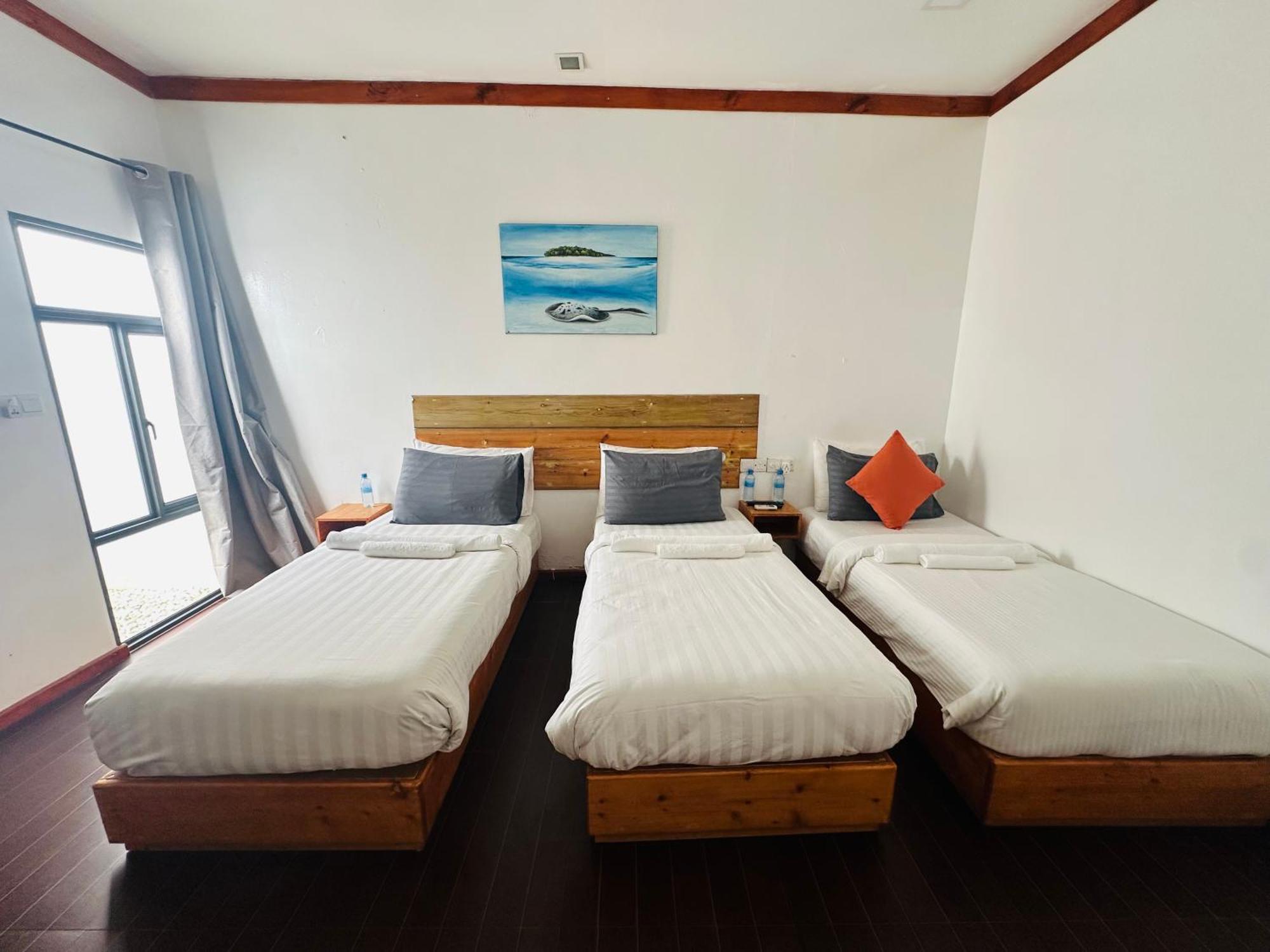 Pelican Beach Maafushi Eksteriør billede